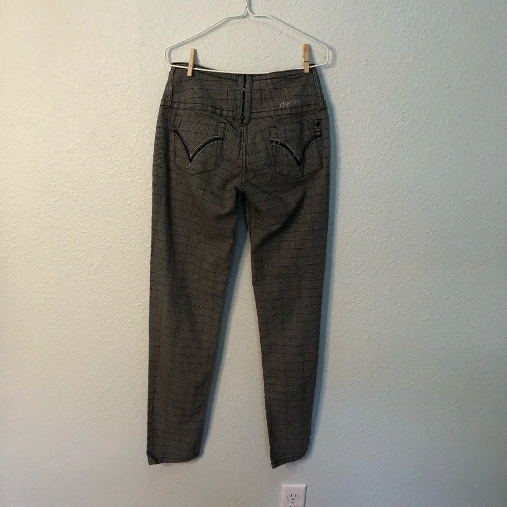 💜💜 The Toccs Checkered Euro Sized 42 Ladies Pants